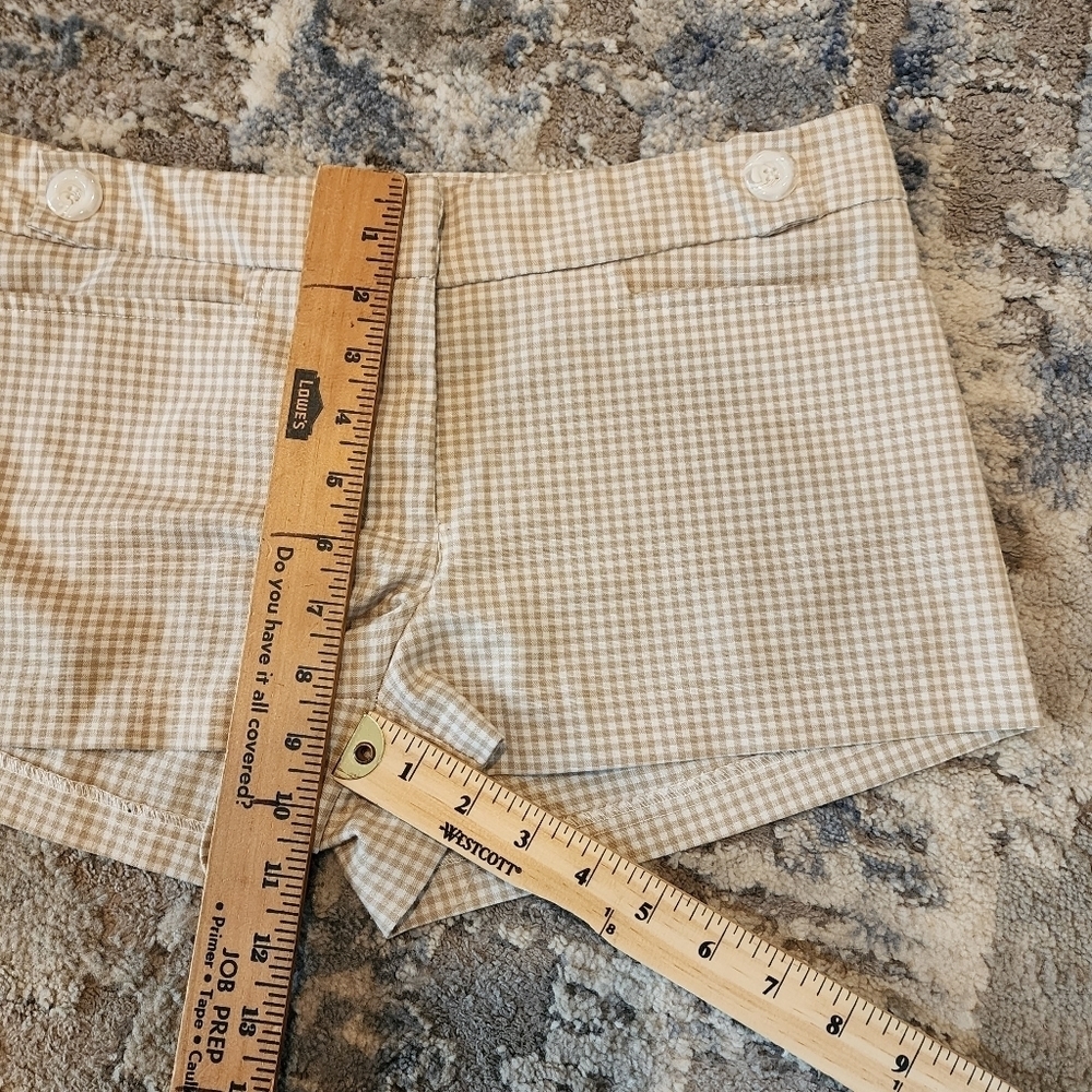 Pins and Needles gingham tan shorts. Size 4 - Picture 10 of 13